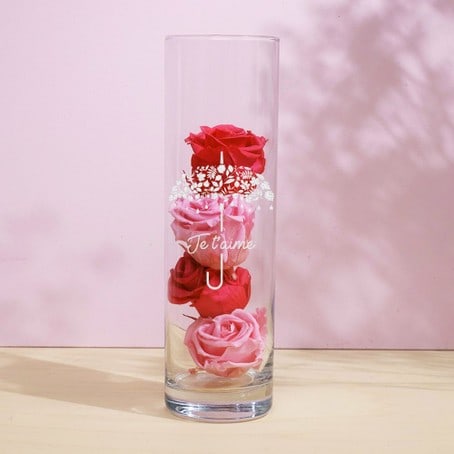 Roses éternelles et leur vase gravé personnalisable