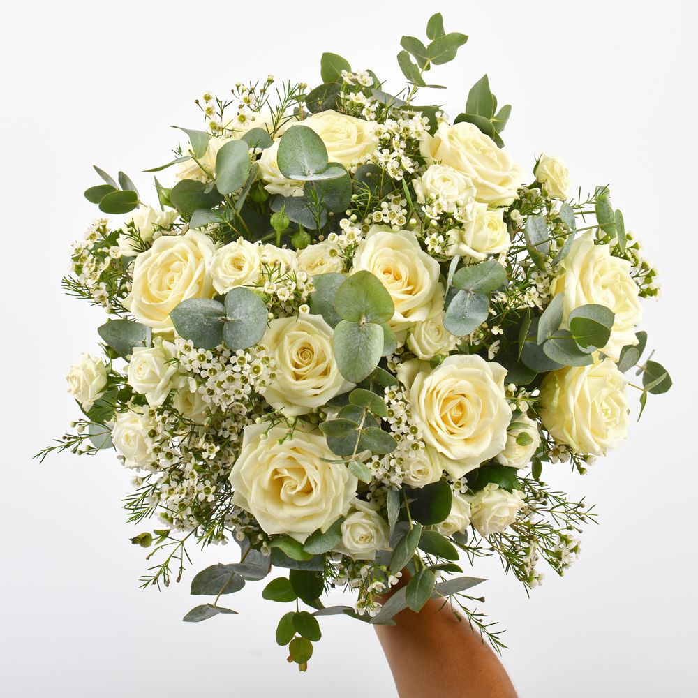 Vert Coton : bouquet généreux de roses blanches