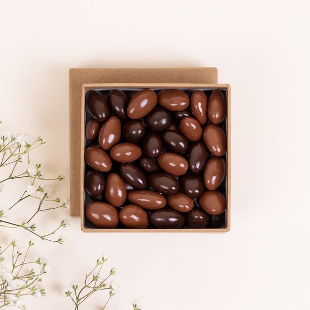Eclat coloré et ses amandes au chocolat