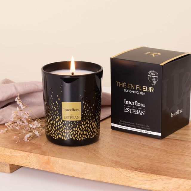 Nos belles pivoines et sa bougie parfumée