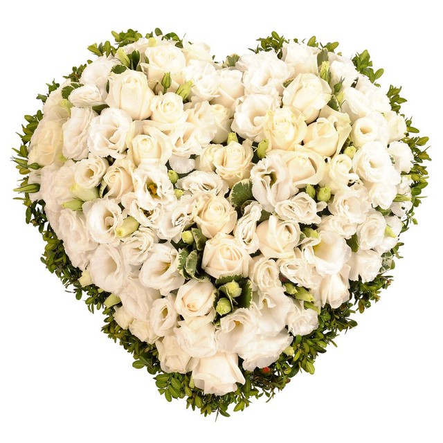 Cœur de fleurs blanches