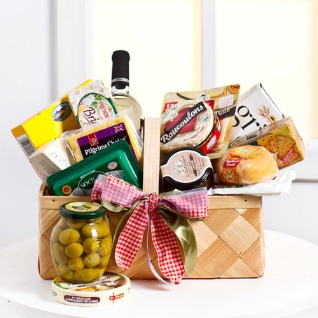 Small Cheese Gourmet Basket